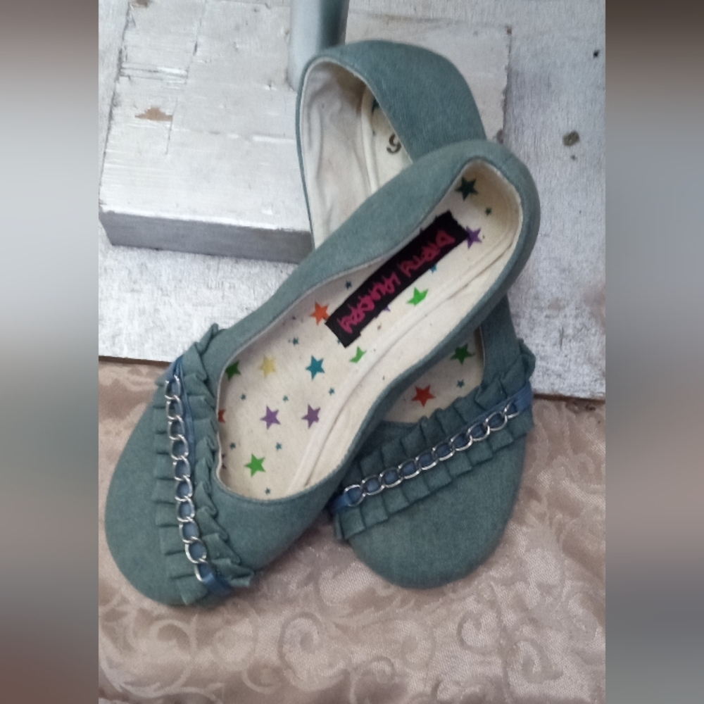Dirty laundry denim flat shoes